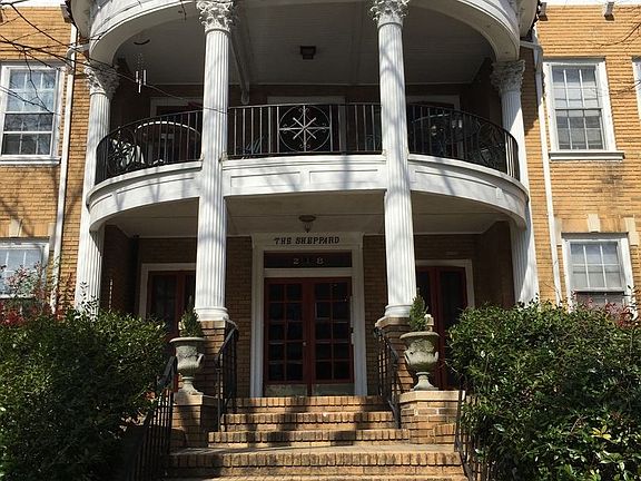 2nd image of 218 S Boulevard APT 3