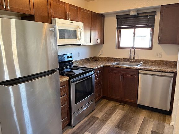 3rd image of 1138 S Wisconsin Ave #4