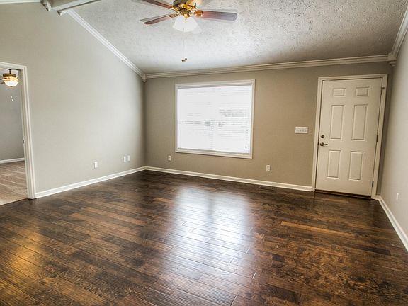 4th image of 209 Oakdale Dr
