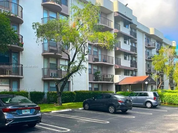 2701 Riverside Dr APT 203-B, Coral Springs, FL 33065