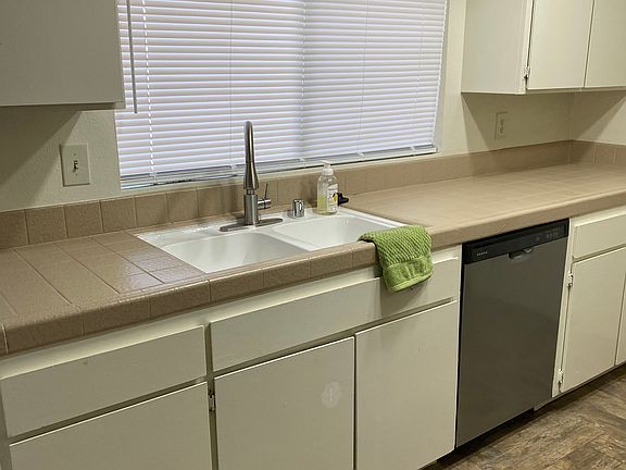 4th image of 2237 Cherry Ln #101