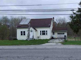 9773 Ridge Rd, Middleport, NY 14105