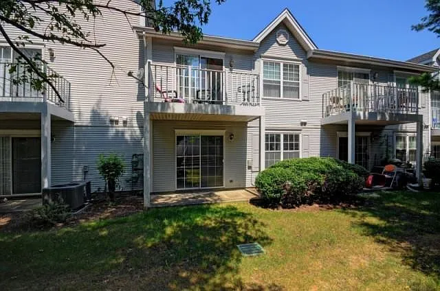 56 Edward Dr — Photo 13