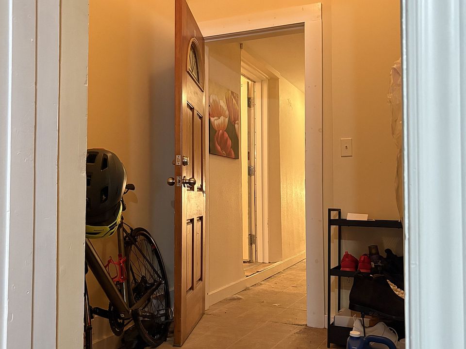 2nd image of 75 Huron St #4