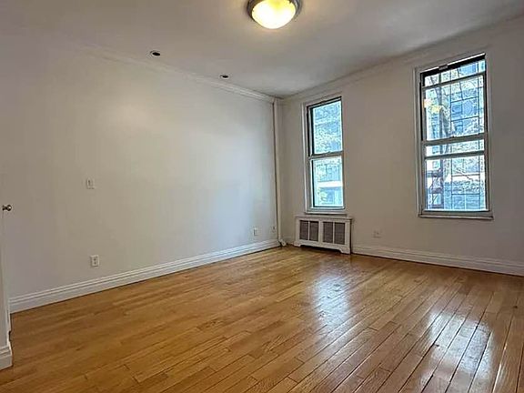 5th image of 208 E 34th St APT 2CD