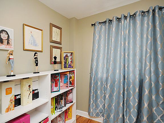 5th image of 6164 N Winthrop Ave APT 1N