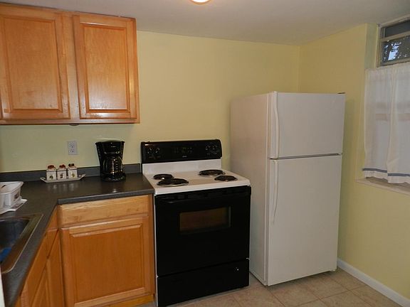 5th image of 922 Coquina Ln