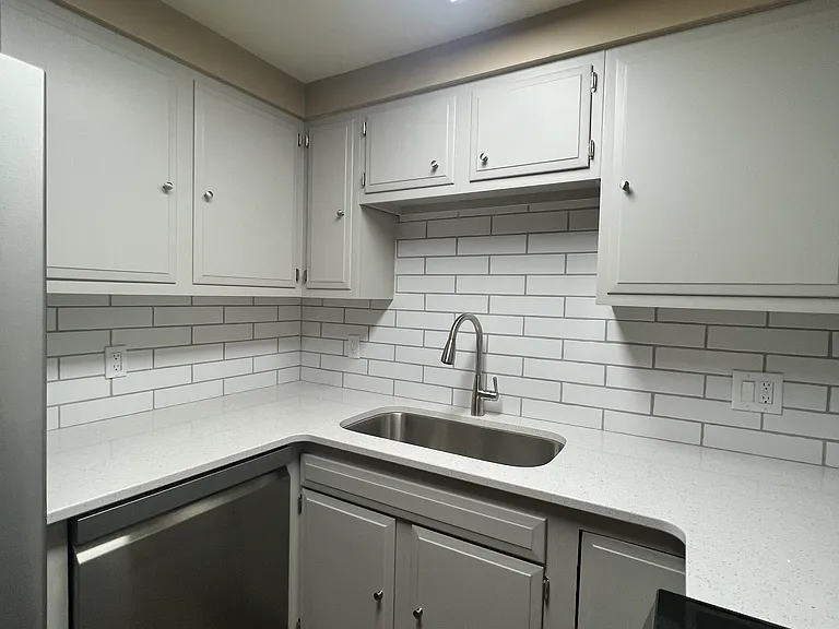 1211 Highland Ave #201 — Photo 9