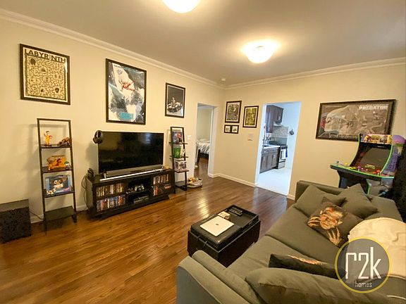 4th image of 30-11 Astoria Blvd #36