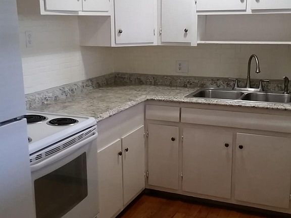 4th image of 4765 Lynbrook Dr