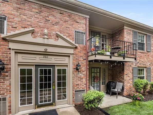980 Chatham Park Dr APT F, Pittsburgh, PA 15216