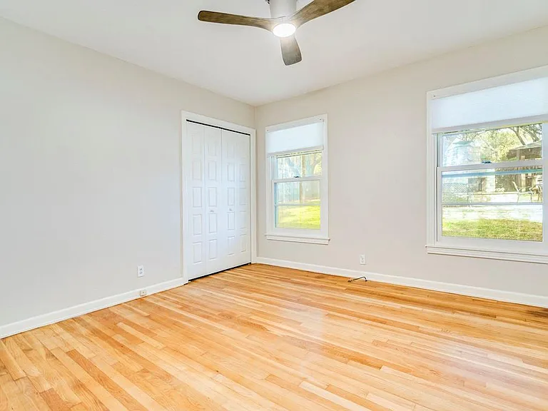 404 Almarion Dr — Photo 22