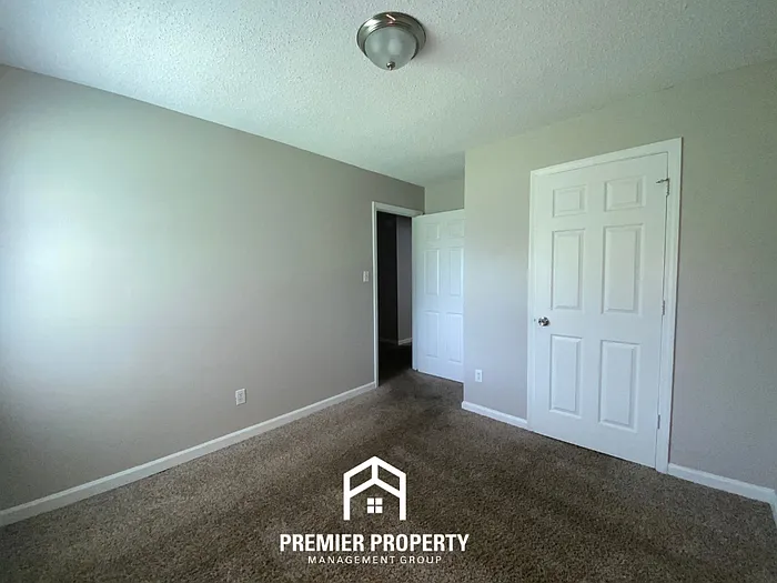 4320 Grand Cedar Ln — Photo 14