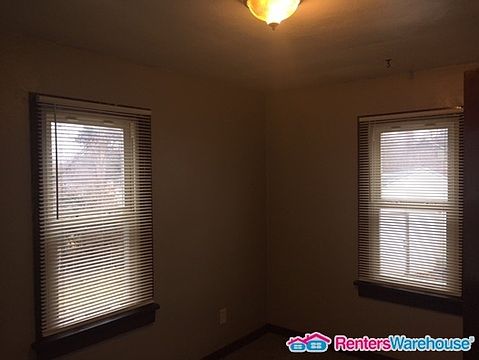 3rd image of 6 N Dade Ave