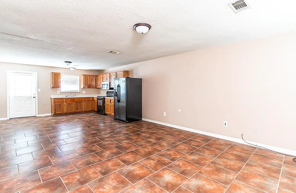 2 bed, 1000 sqft, $850 — Photo 4