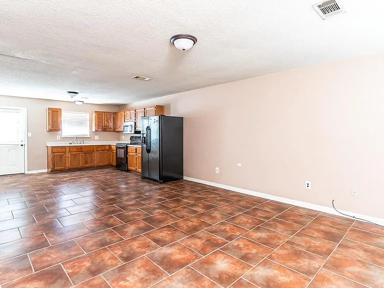 303 SE Gibson St #303 — Photo 4