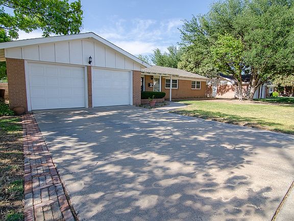 2nd image of 3717 Blossom Ln