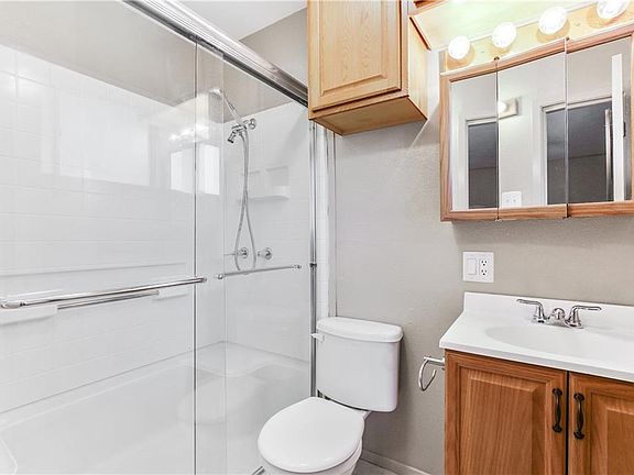3rd image of 327 E Center St