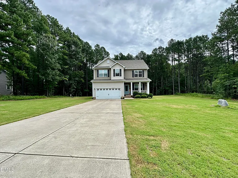 924 Weatherby Ln — Photo 2