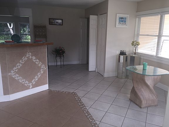 5th image of 90 Sylvania Pl
