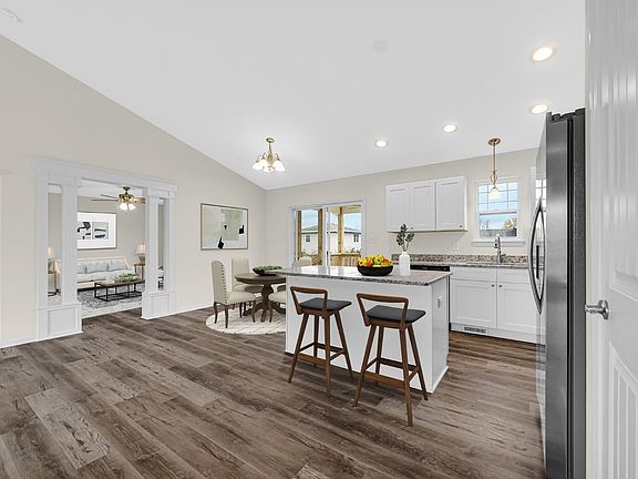 3rd image of 5824 Bleacher Ave