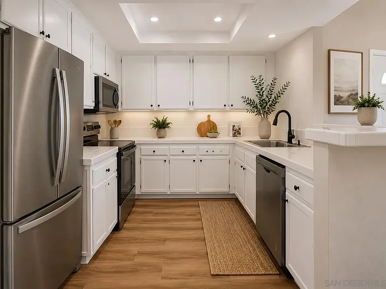 2425 Cranston Dr — Photo 2