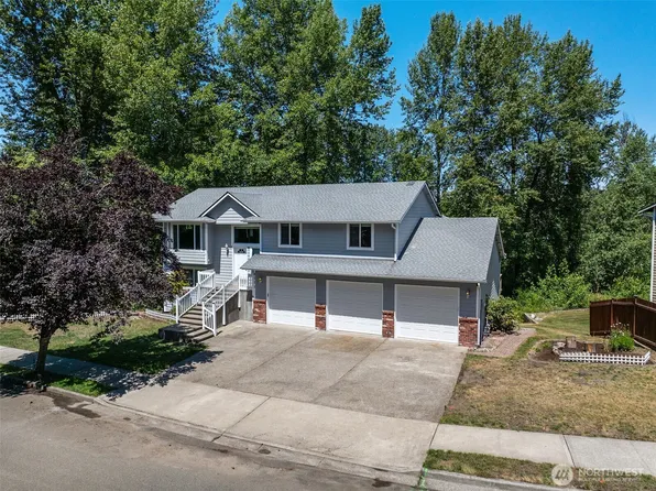 2111 22nd AVE SE, Puyallup, WA 98372