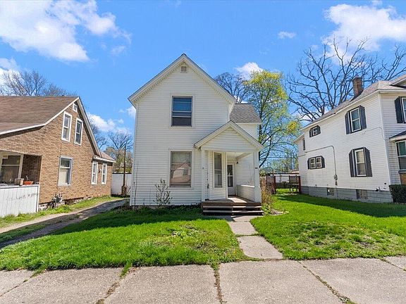 3rd image of 630 Prospect Ave NE