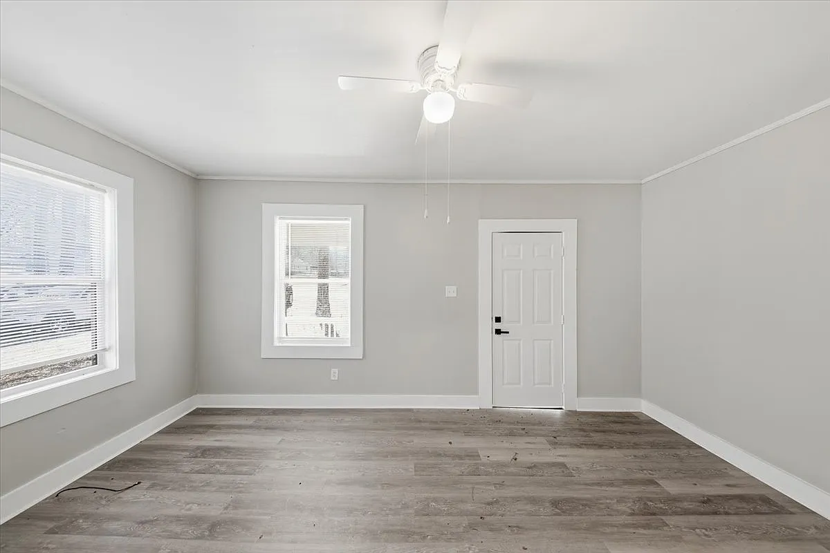 2 bed, 1100 sqft, $1,200 — Photo 3