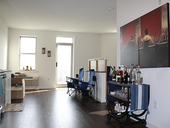 5th image of 234 Suydam Ave APT 520