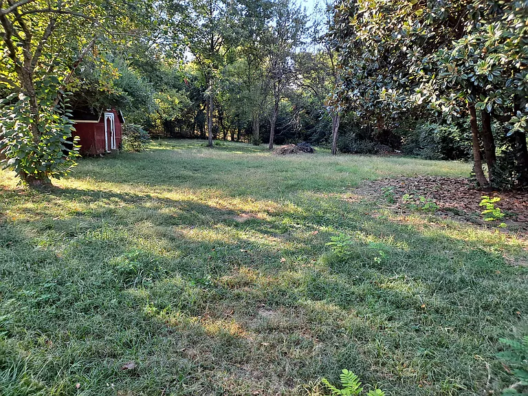 707 Louise St — Photo 2