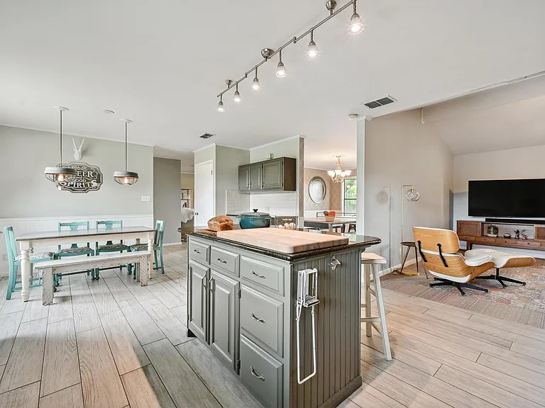 9209 Rock Way Dr — Photo 16