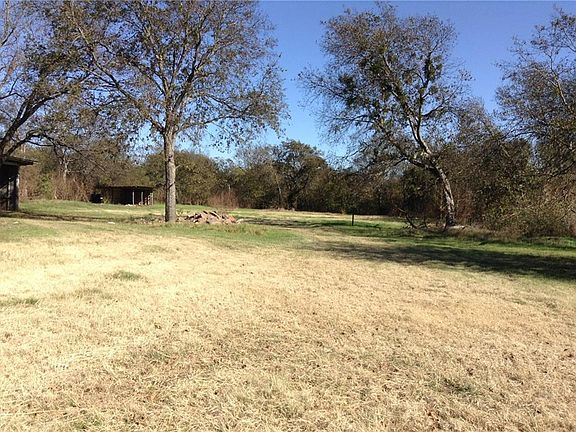 3rd image of 209 S Live Oak Ave