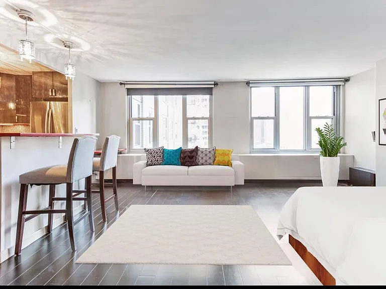 400 E Randolph St #1822 — Photo 13