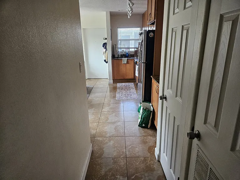 220 6th Ave N #6 — Photo 12