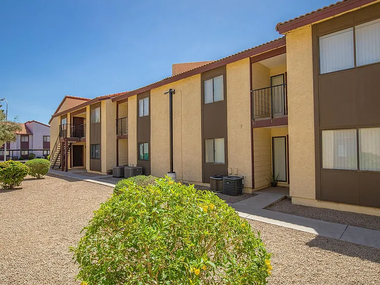 5535 W McDowell Rd — Photo 13