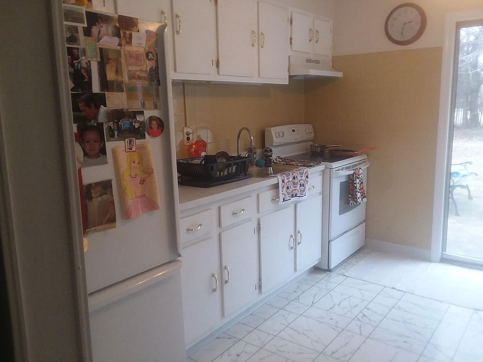 2nd image of 113 Waterfront Dr