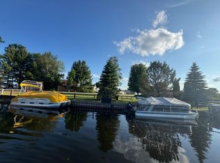 Whites Ct, Houghton lake, MI 48629