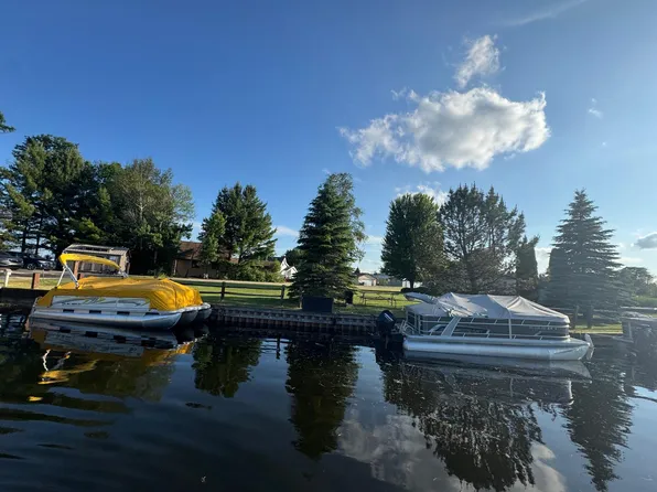 Whites Ct, Houghton Lake, MI 48629