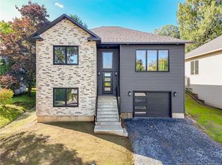 16 Mayflower St, Fredericton, NB E3C1L5
