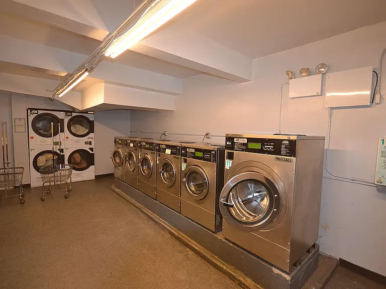 3415 Parsons Blvd #4M — Photo 11