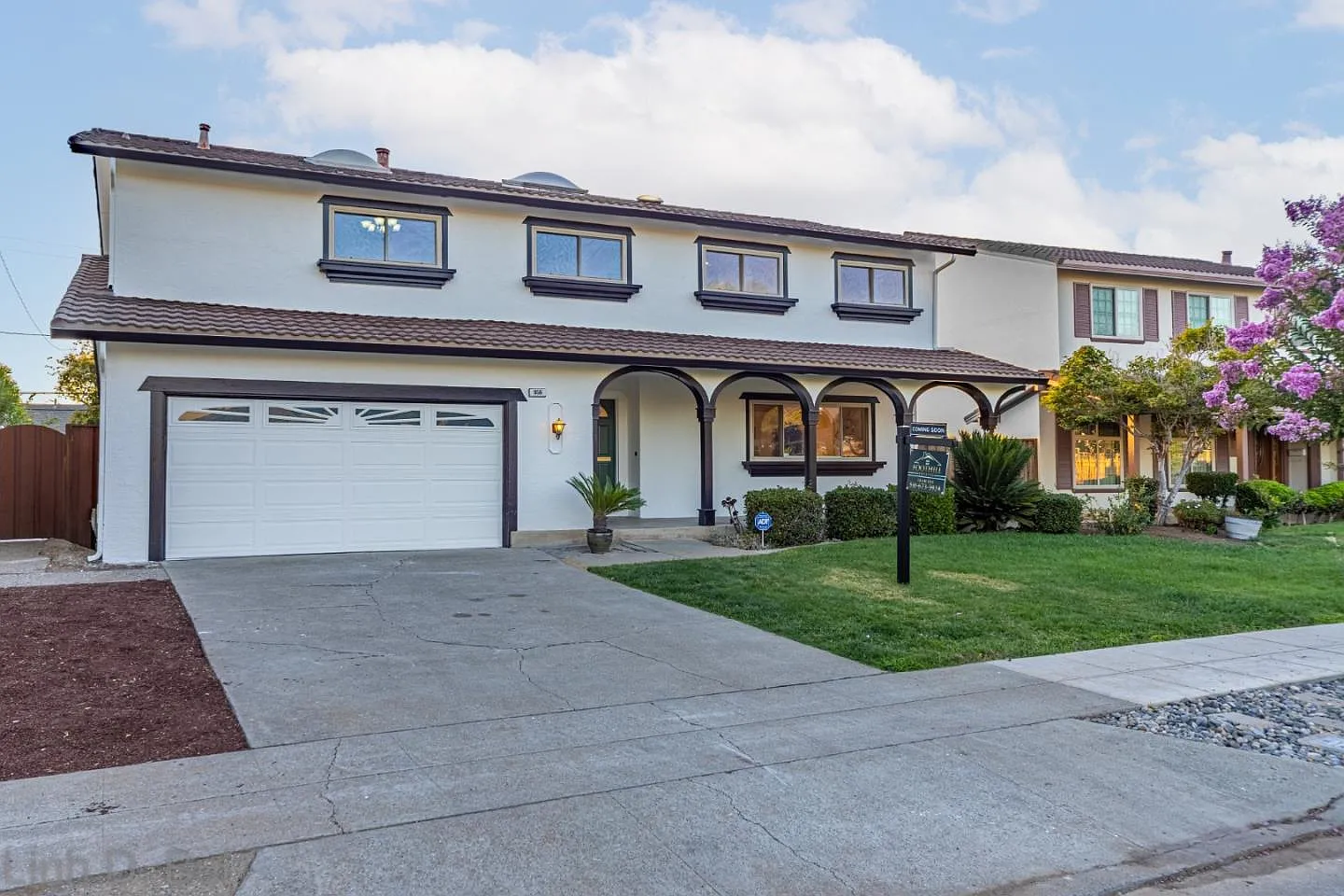956 Redmond Ave photo 1