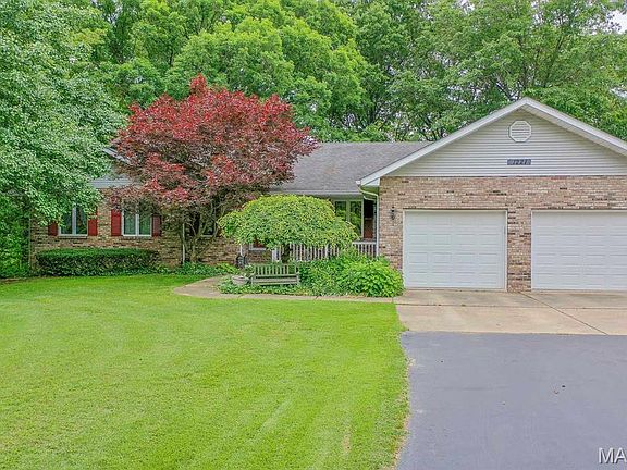 2nd image of 1221 Bridge Park Dr