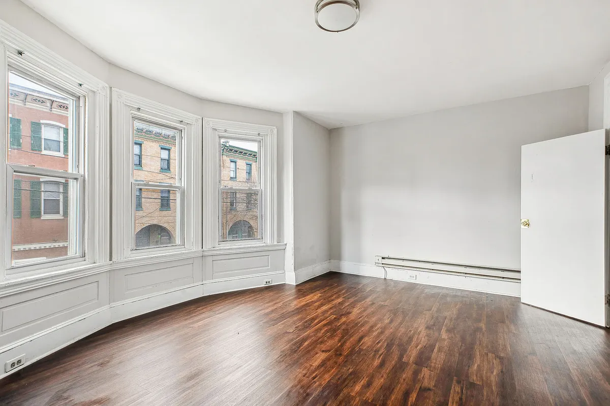 Building Photo - 4161 Ridge Ave #2B