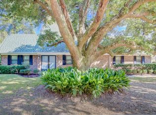 1812 Macarthur Dr, Vicksburg, MS 39180