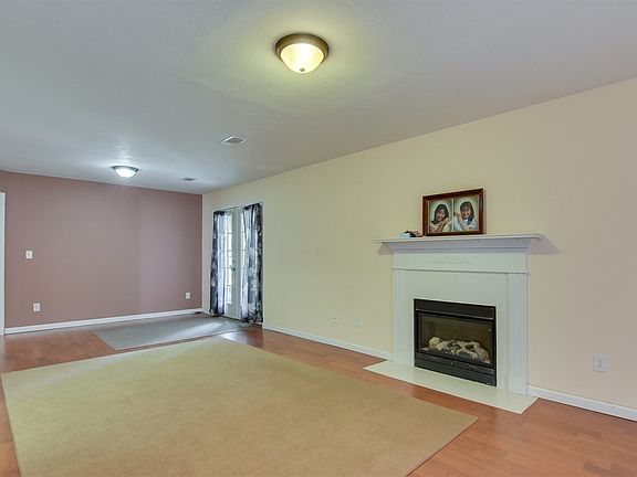 5th image of 2322 Prescott Pl
