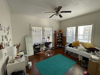 3rd image of 113 Sidney St