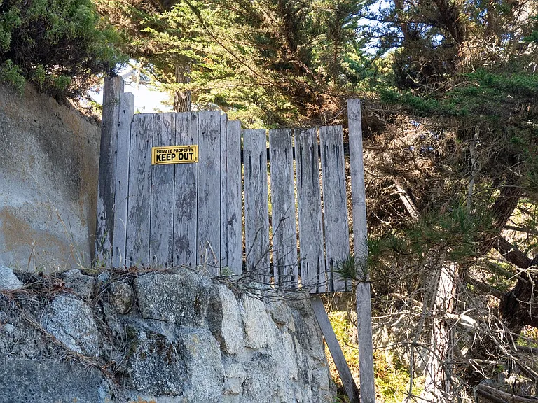 100 Highway 1 — Photo 46