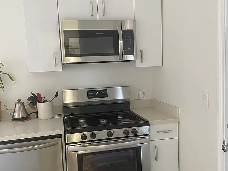 476 Arleta Ave #B — Photo 10