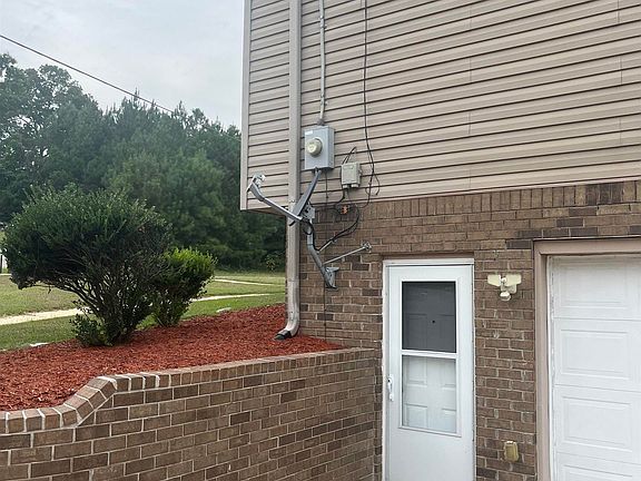 4th image of 160 Candice Ln